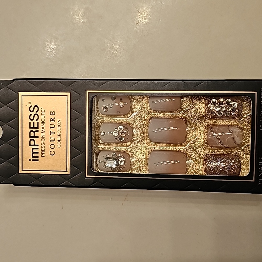 imPRESS Couture "Woo" Nails